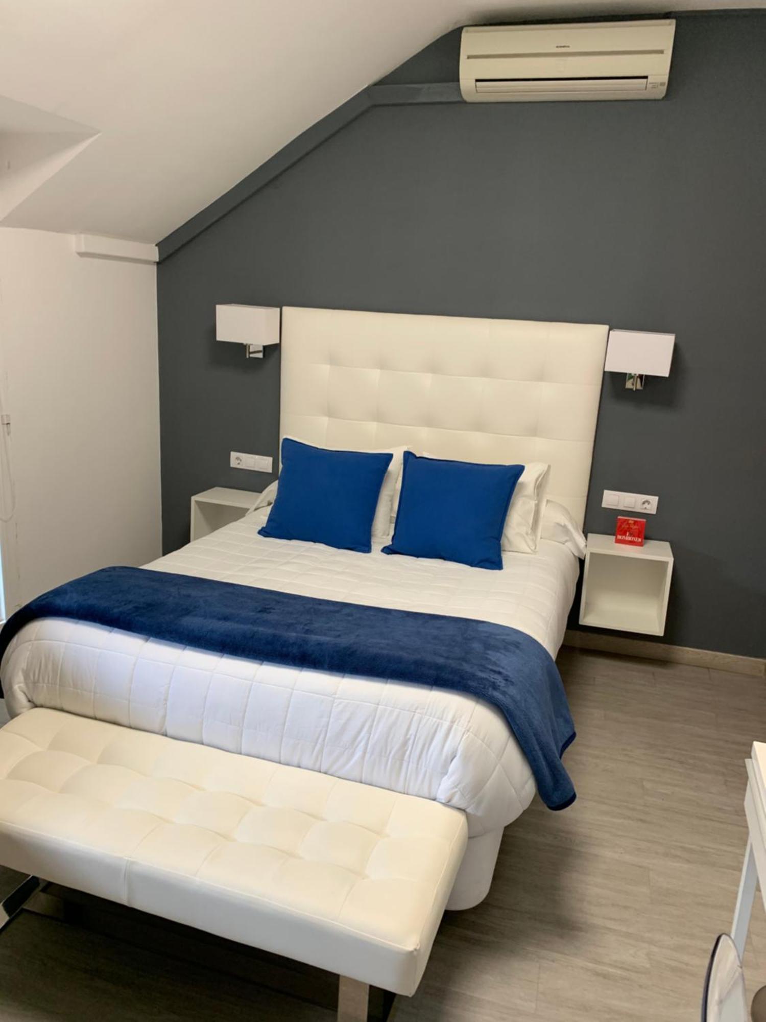 Hostal El Rocio Paracuellos de Jarama Extérieur photo