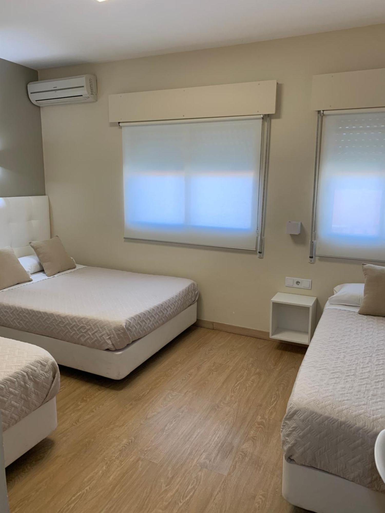 Hostal El Rocio Paracuellos de Jarama Extérieur photo