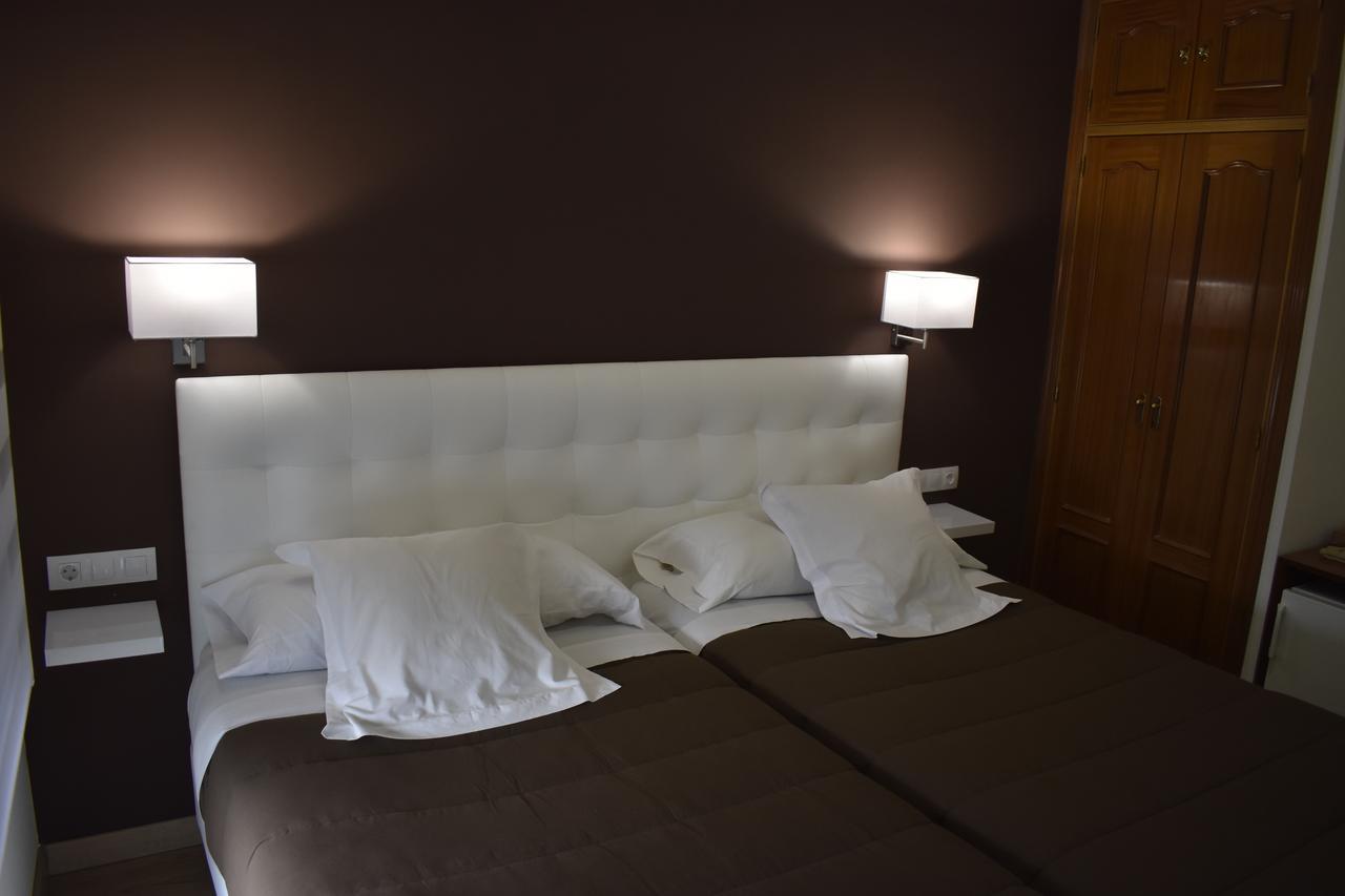 Hostal El Rocio Paracuellos de Jarama Extérieur photo
