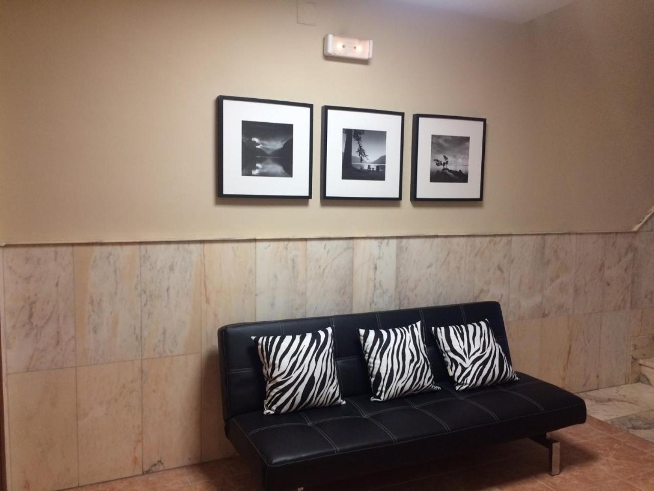 Hostal El Rocio Paracuellos de Jarama Extérieur photo